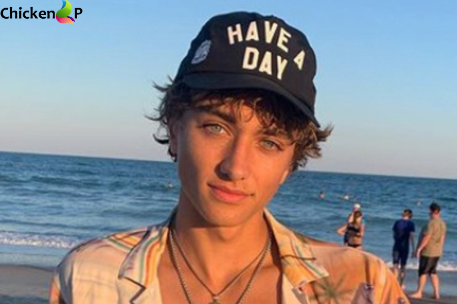 gavin casalegno height
