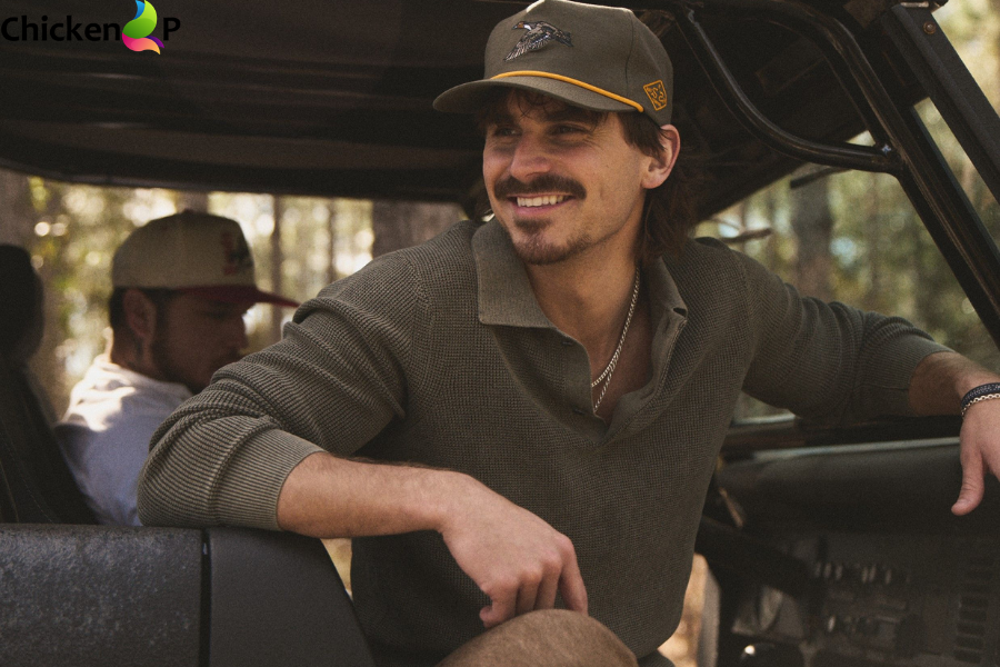 how old is tucker wetmore